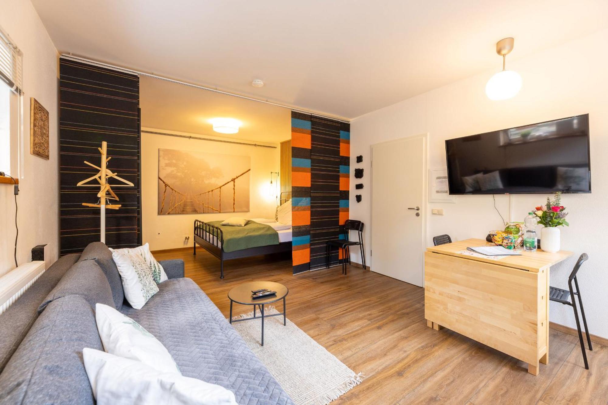 Ideal Fuer Kurze Aufenthalte - Gemuetliches 1-Zimmer-Apartment Adelsdorf Dış mekan fotoğraf
