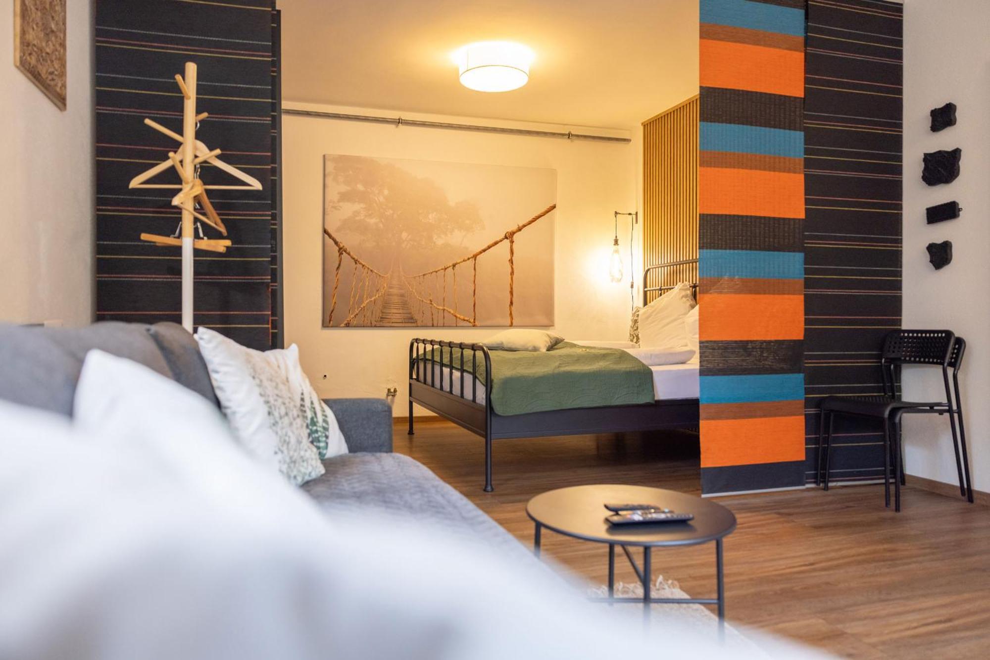 Ideal Fuer Kurze Aufenthalte - Gemuetliches 1-Zimmer-Apartment Adelsdorf Dış mekan fotoğraf